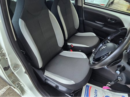 2017 Toyota Aygo - thumbnail 15