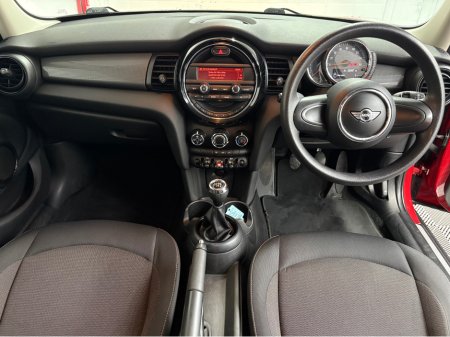 2017 MINI Cooper Black Edition 1.5P €14,950