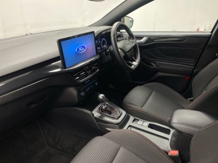 2023 Ford Focus - thumbnail 2