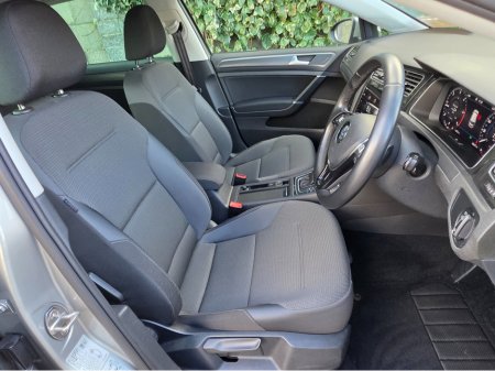 2020 Volkswagen Golf 2020 VW Golf 2.0 TDi Comfort Auto, Ultra Low Miles €24,900 thumbnail