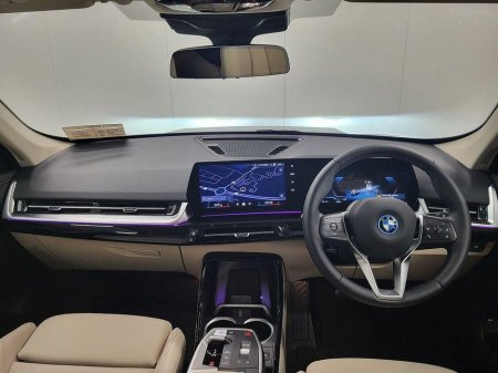 2025 BMW iX1 - view 4