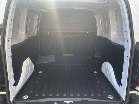 2024 Peugeot Partner - thumbnail 5