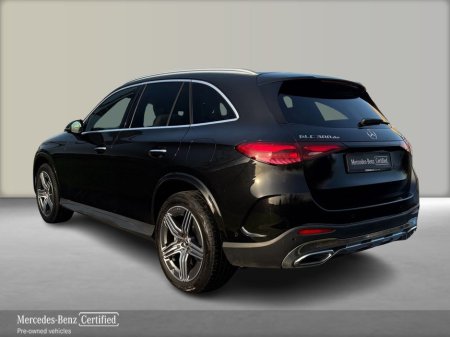 2024 Mercedes-Benz GLC Class GLC 300 de 4MATIC AMG Line thumbnail