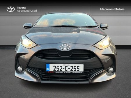 2025 Toyota Yaris FRESH SELECTION OF TRADE-INS YARIS HYBRID 1.5 LUNA €28,000 thumbnail