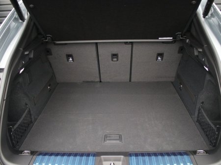 2025 Porsche Macan Electric €88,000 thumbnail