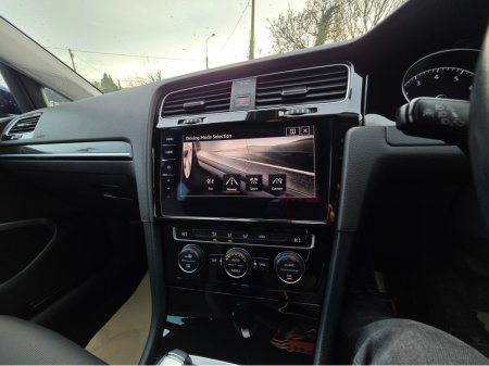 2017 Volkswagen Golf ( 172 REG )1.4 TSI HIGHLINE ALCANTARA SEATS CARPLAY ANDROID AUTO BLIND SPOT LANE ASSIST €17,950 thumbnail