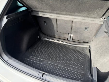 2023 Volkswagen Tiguan 231 D R-LINE 2.0 TDI 6SP FWD 150HP LOW KMS! €41,995 thumbnail