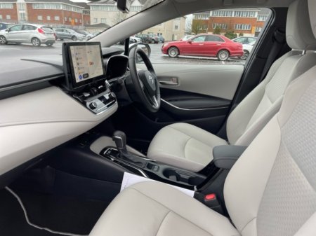 2024 Toyota Corolla Saloon - Top Spec SOL Edition - 1.8 Hybrid - Automatic - 1 Owner - 1 Free Service @ 45,000km // Remote Central Locking // Front Electric Windows // Rear Electric Windows // Electric Mirrors // Heated €33,699 thumbnail