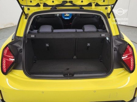 2024 MINI Hatch Cooper E €23,975 thumbnail