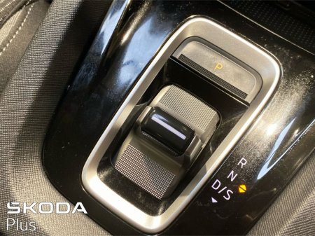 2025 Skoda Octavia Selection 1.5TSI 115bhp DSG mHEV €33,950 thumbnail