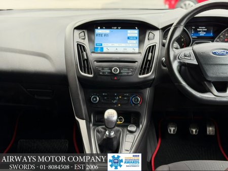 2018 Ford Focus - thumbnail 10