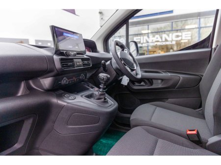 2026 Peugeot Partner 2026 - PRE REG OFFER - PARTNER PRO PLUS1.5 HDI 100 65 €22,750 thumbnail