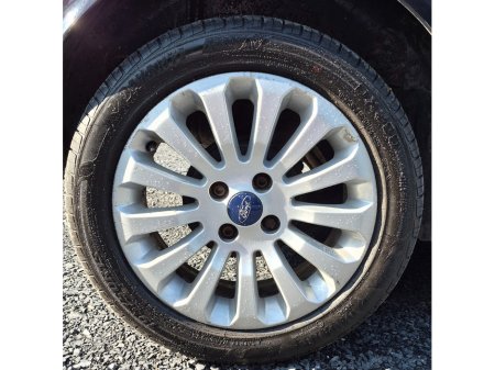 2015 Ford Ka - thumbnail 9