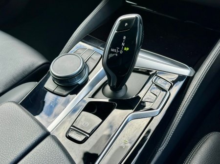 2022 BMW 5 Series - thumbnail 17