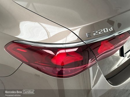 2024 Mercedes-Benz E Class E 220 D MHEV Avantgarde Plus €63,900 thumbnail