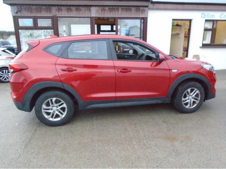 2017 Hyundai Tucson 1.7 S BLD 116PS 5DR €14,500 thumbnail