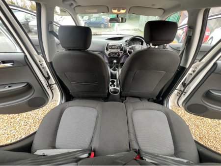 2013 Hyundai i20 - thumbnail 14