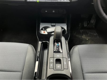 2025 Toyota Prius - thumbnail 17