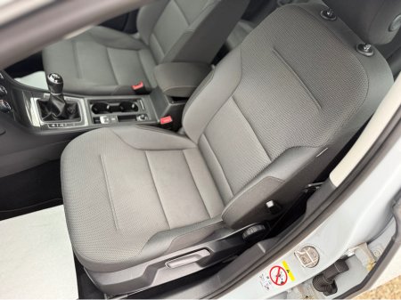 2018 Volkswagen Golf SE NAVIGATION 1.5 TSI BLUEMOTION TECHNOLOGY, 1.4, MANUAL, 2 YEAR NCT, LOW TAX, LOW INSURANCE €16,995 thumbnail