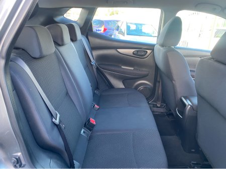 2015 Nissan Qashqai 1.5 DSL XE E6 4DR ONE OWNER CAR €8,500 thumbnail