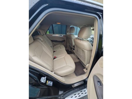 2013 Mercedes-Benz M Class ML 250 BLUETEC 4MATIC €15,250 thumbnail