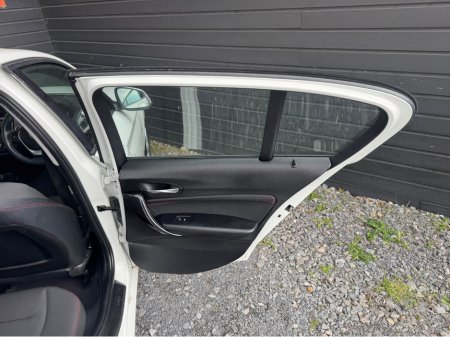 2014 BMW 1 Series - thumbnail 17