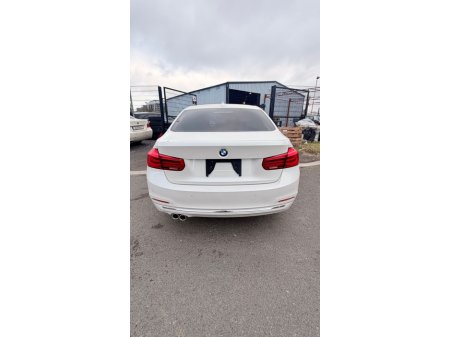 2017 BMW 3 Series - thumbnail 5