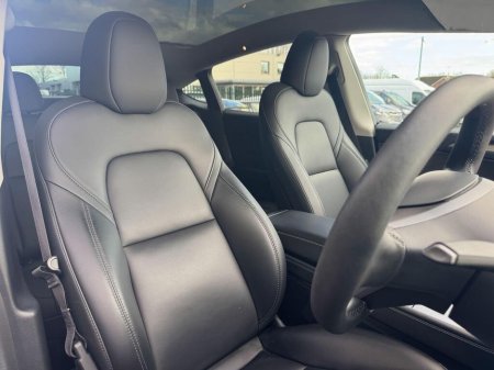 2023 Tesla Model Y Y LONG RANGE AWD €33,950 thumbnail