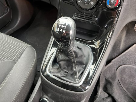 2017 Ford Fiesta - thumbnail 16