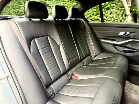 2021 BMW 3 Series - thumbnail 10