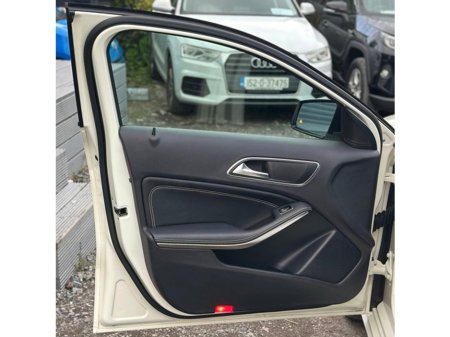 2015 Mercedes-Benz A Class - thumbnail 6