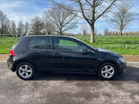 2016 Volkswagen Golf - view 3