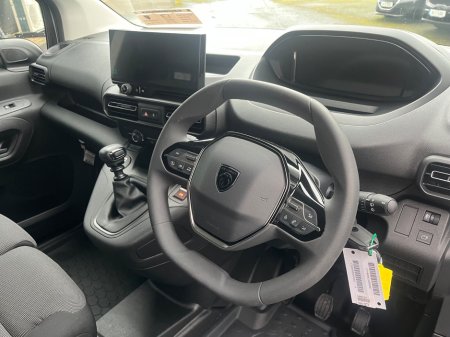 2026 Peugeot Partner  €22,700 thumbnail