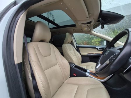 2017 Volvo XC60 - thumbnail 14