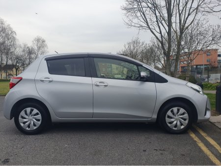 2018 Toyota Yaris - thumbnail 7