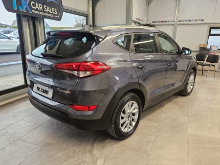 2017 Hyundai Tucson - thumbnail 2