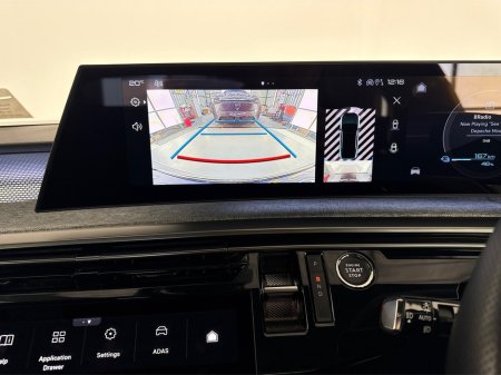 2025 Peugeot 3008 GT EV**DIGITAL DASH**TOUCH SCREEN MEDIA**APPLE CAR PLAY**HEATED SEATS**HEATED STEERING WHEEL**ELECTRIC TAILGATE**CRUISE CONTROL**MULTIFUNCTIONAL STEERING WHEEL**REVERSE CAMERA**PARKING SENSORS** €35,995 thumbnail