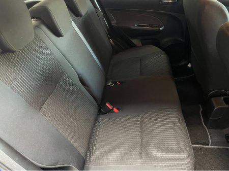 2014 Suzuki Swift - thumbnail 10