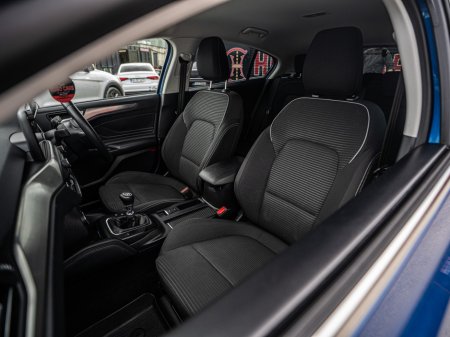 2021 Ford Focus - thumbnail 36