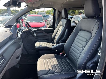 2026 Ford Tourneo Custom 1 TOURNEO PHEV LEFT - CANCELLED ORDER €65,950 thumbnail