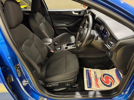 2023 Ford Focus - thumbnail 8