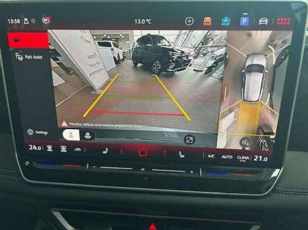 2025 Volkswagen Tiguan Tiguan R-Line 2.0TDi 150 DSG 2WD Auto Start/Stop €57,995 thumbnail