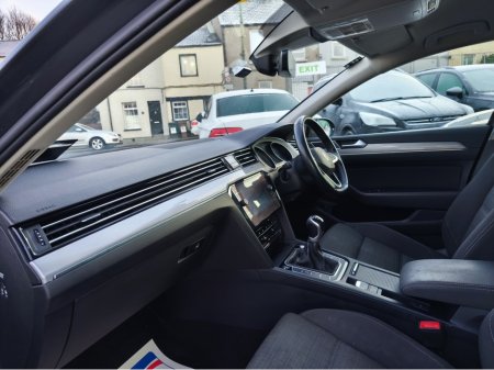 2021 Volkswagen Passat ESTATE BUS 2.0 TDI MANUAL 6SPEED FWD AA Approved 1 Year Warranty €19,950 thumbnail