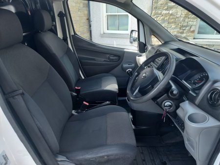2016 Nissan NV200 - thumbnail 8