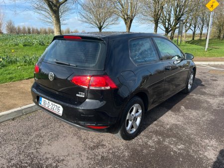 2016 Volkswagen Golf - view 4