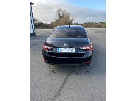 2017 Skoda Superb - thumbnail 4