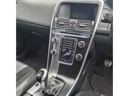 2015 Volvo XC60 D4 (181hp) FWD R-Design €10,950 thumbnail