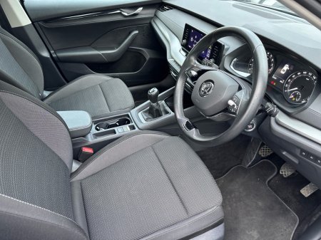 2022 Skoda Octavia AMBITION 2.0 TDI 115HP 5DR €21,950 thumbnail