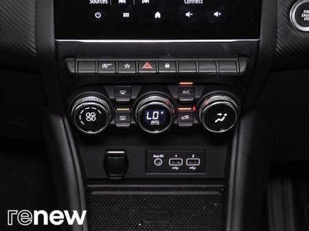 2023 Renault Captur TCe 90 RS Line €22,490 thumbnail