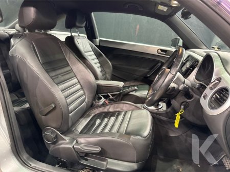 2016 Volkswagen Beetle LEATHER PACKAGE - 1.2 AUTOMATIC - REVERSE CAMERA €13,950 thumbnail